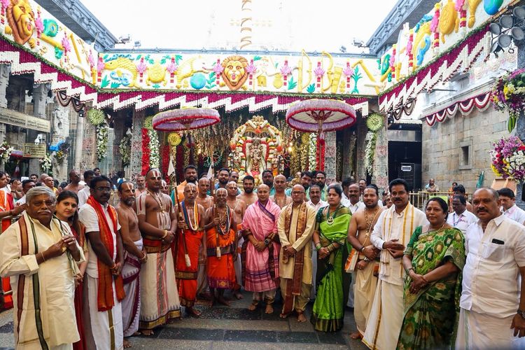 Bangaru Tiruchi Utsavam Marks a Divine Highlight of Navarathri Brahmotsavam